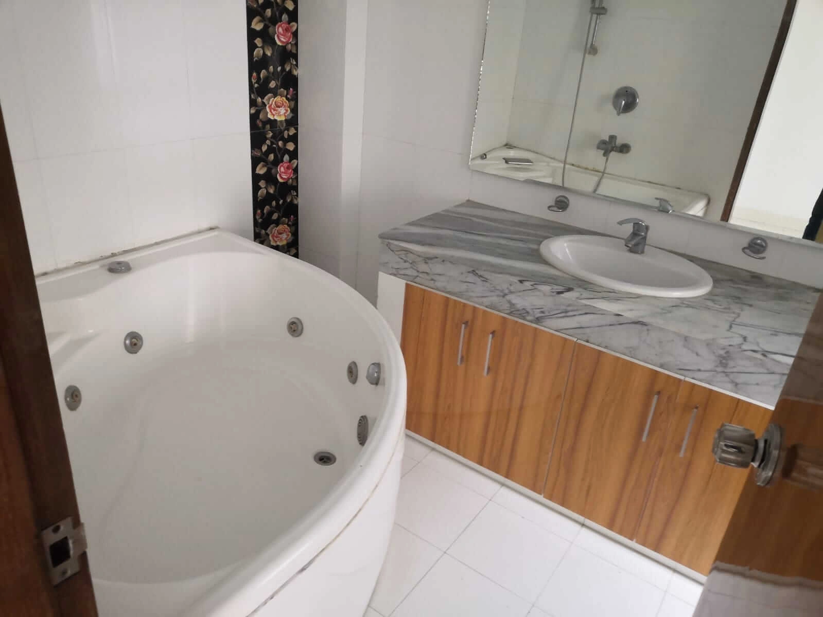 Villa on Hollywood Boulevard