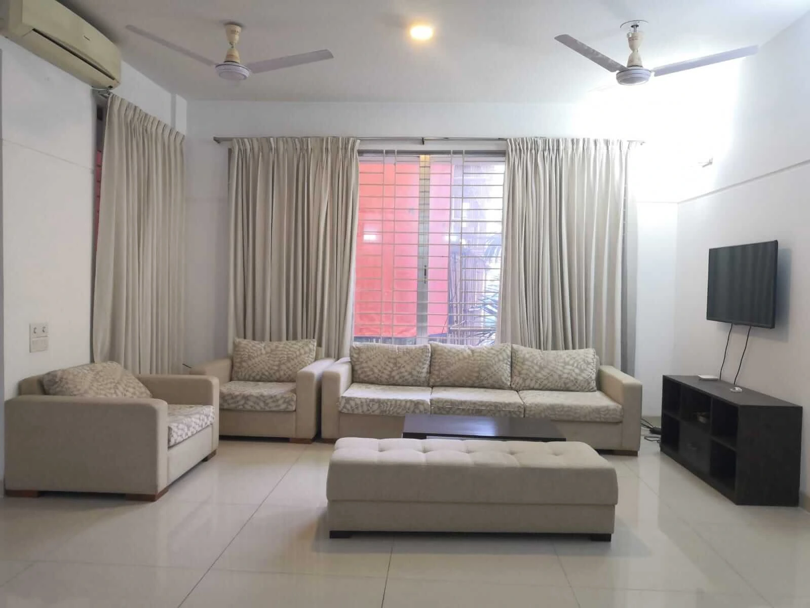 Villa on Hollywood Boulevard