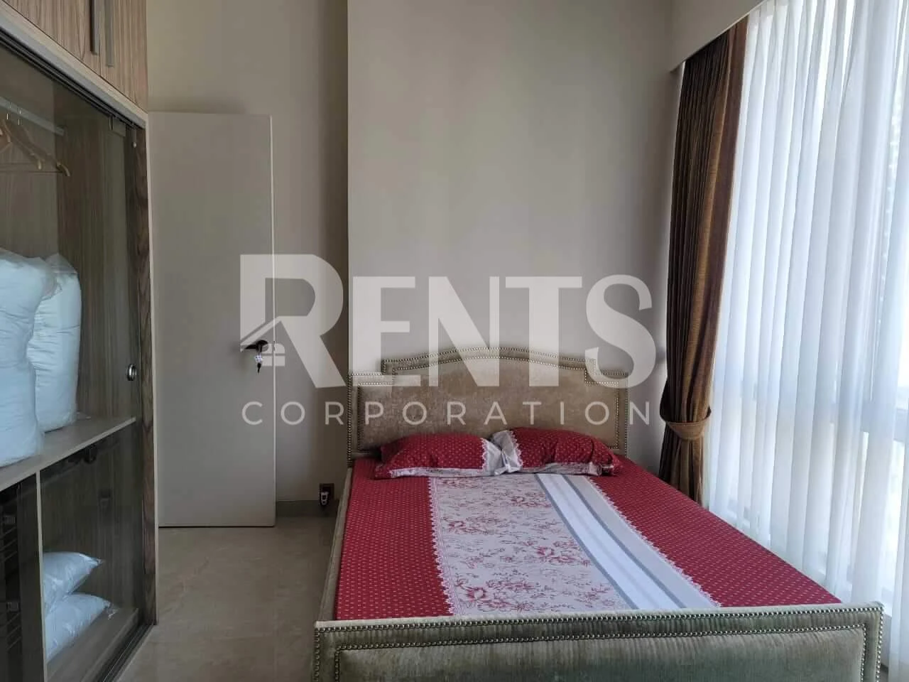 Villa on Hollywood Boulevard