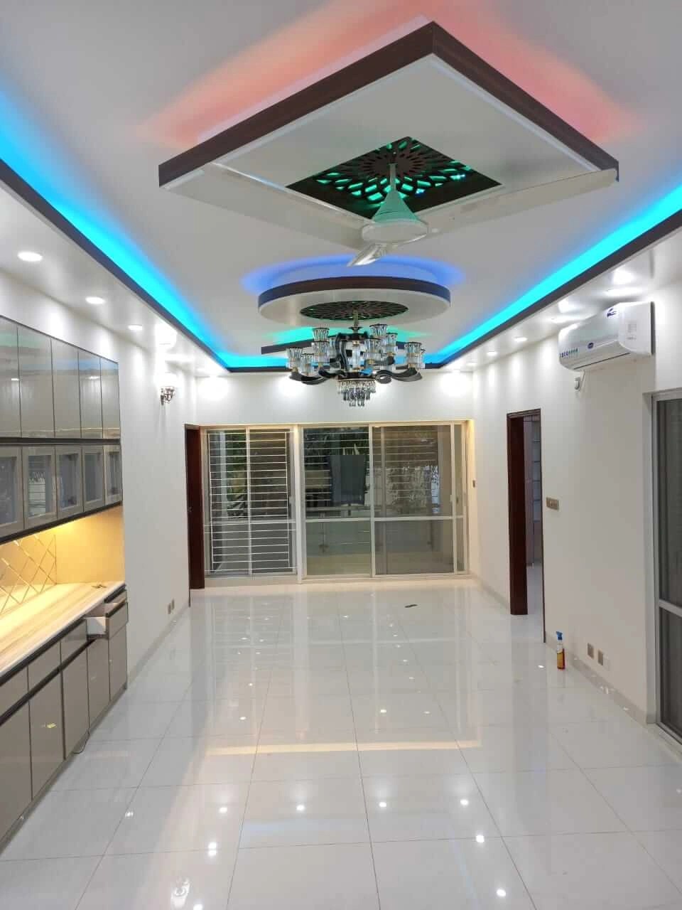 Villa on Hollywood Boulevard