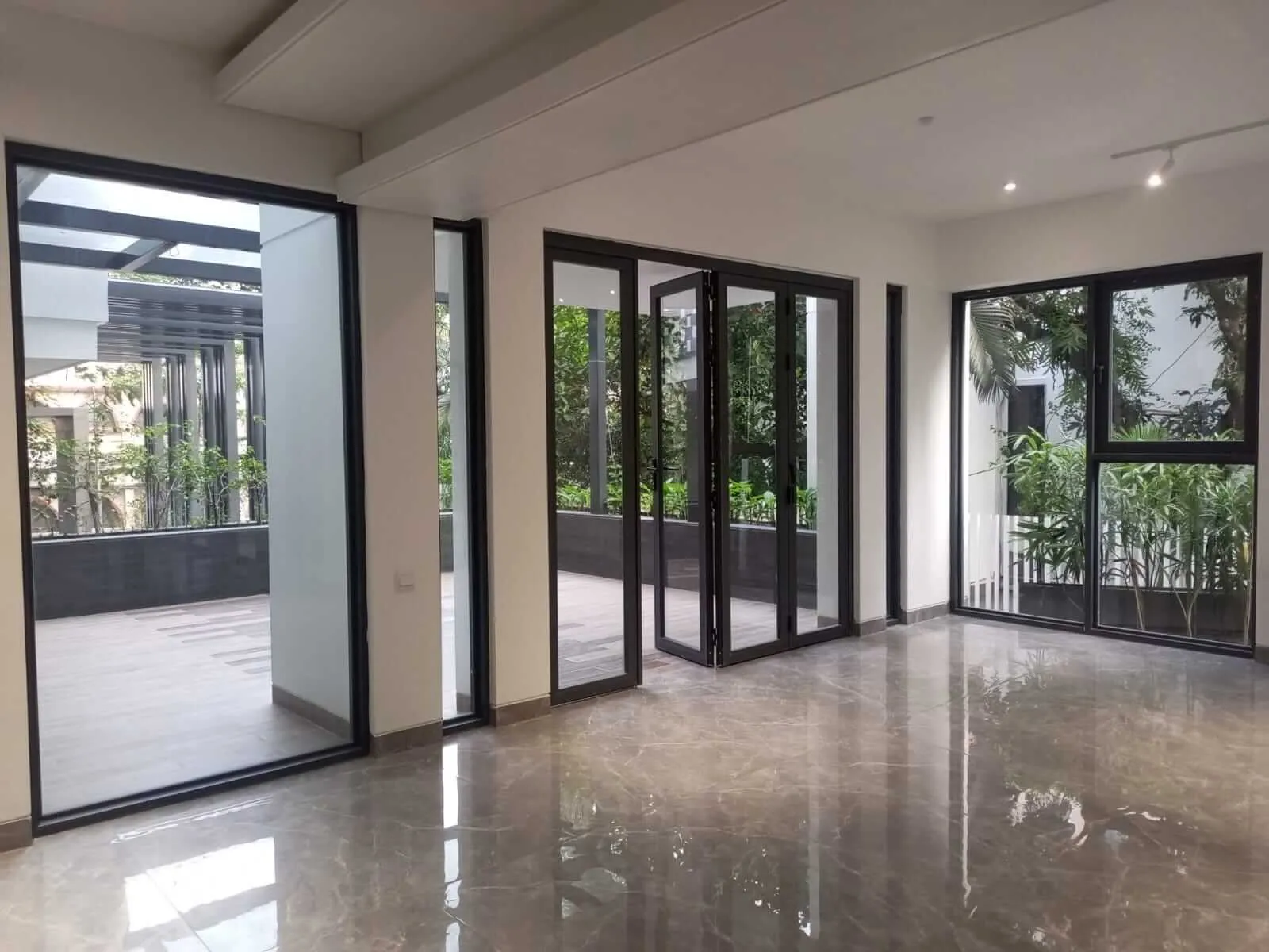 Villa on Hollywood Boulevard