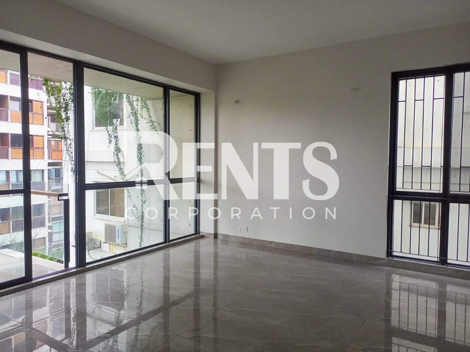 Villa on Hollywood Boulevard