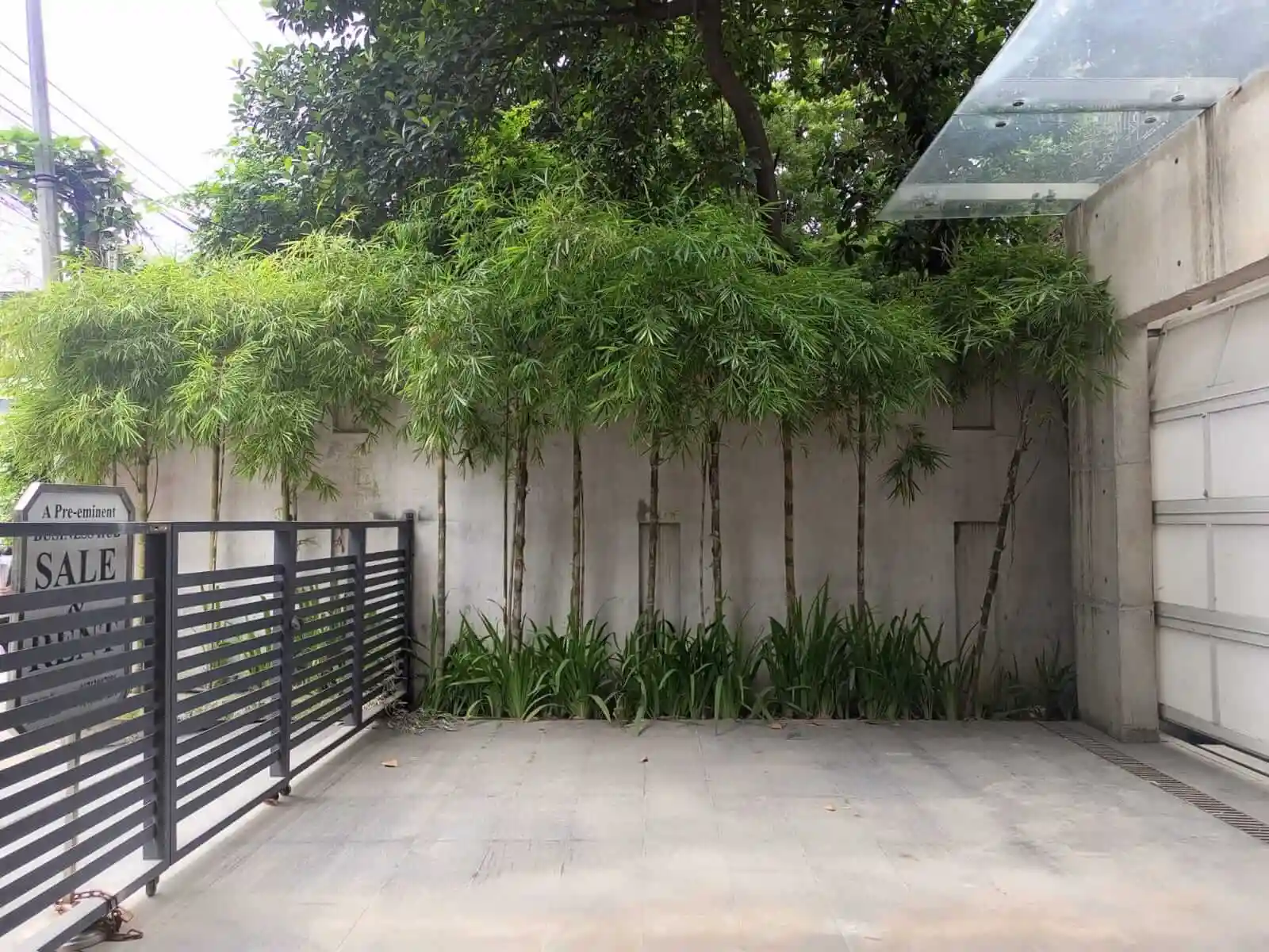 Villa on Hollywood Boulevard