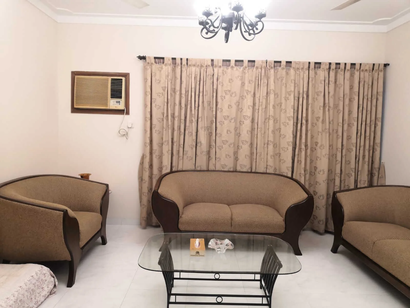 Villa on Hollywood Boulevard