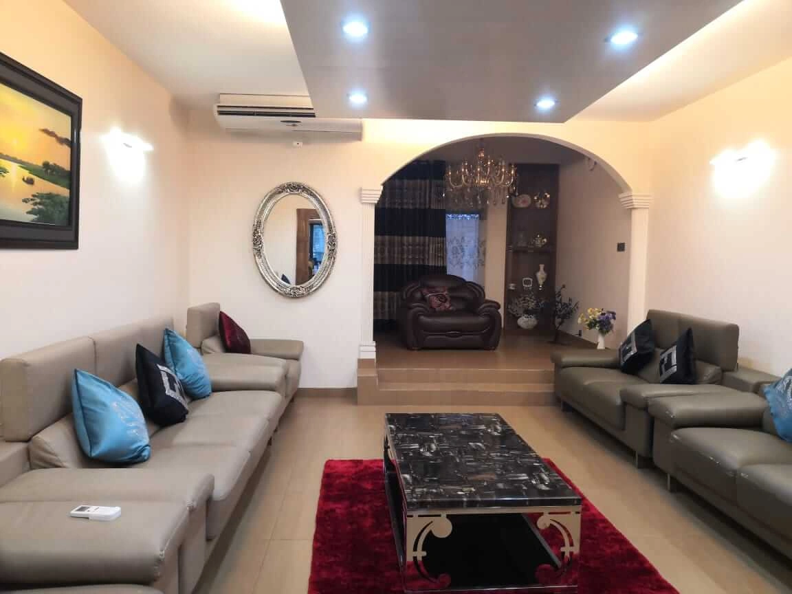 Villa on Hollywood Boulevard