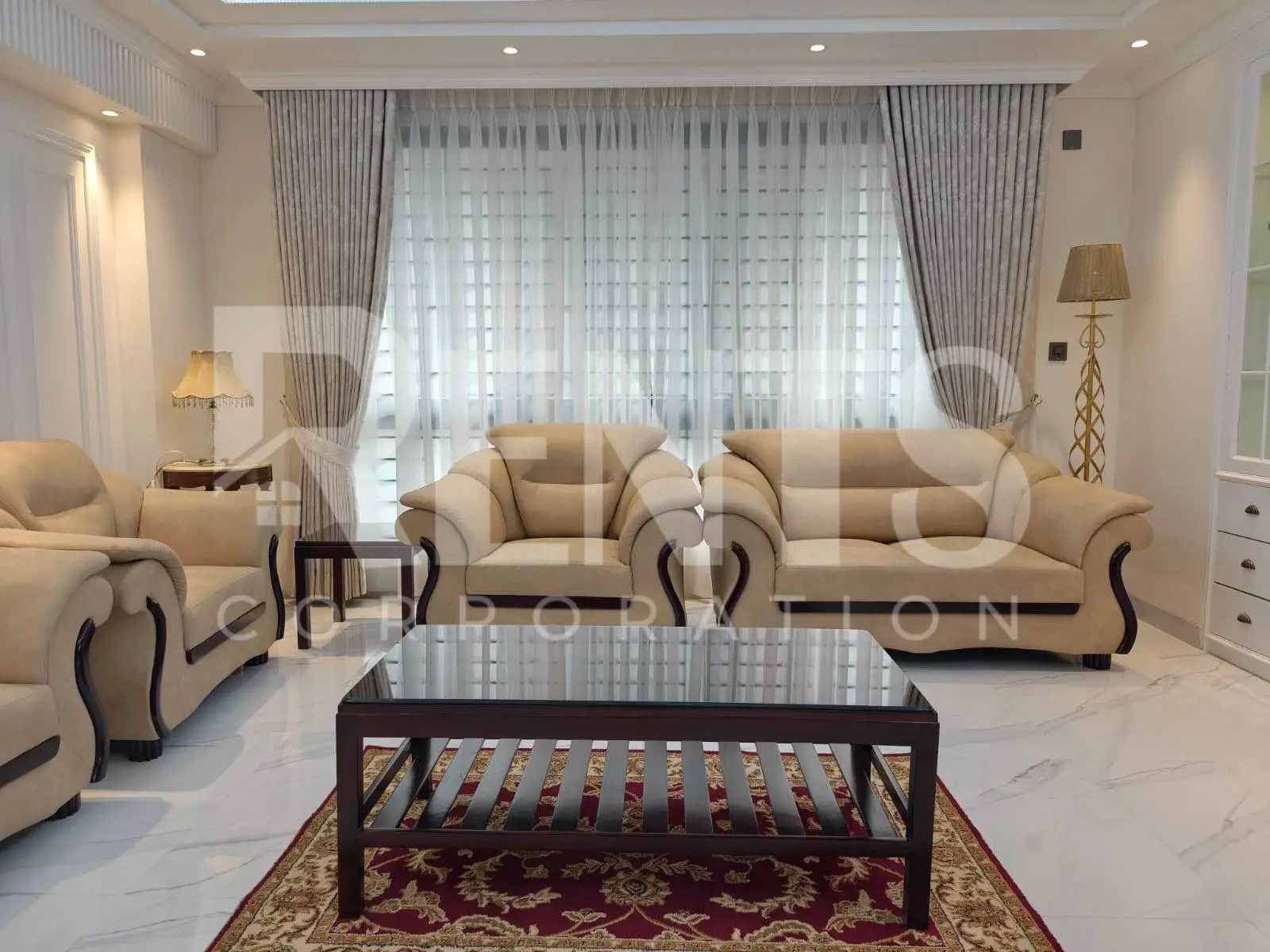 Villa on Hollywood Boulevard