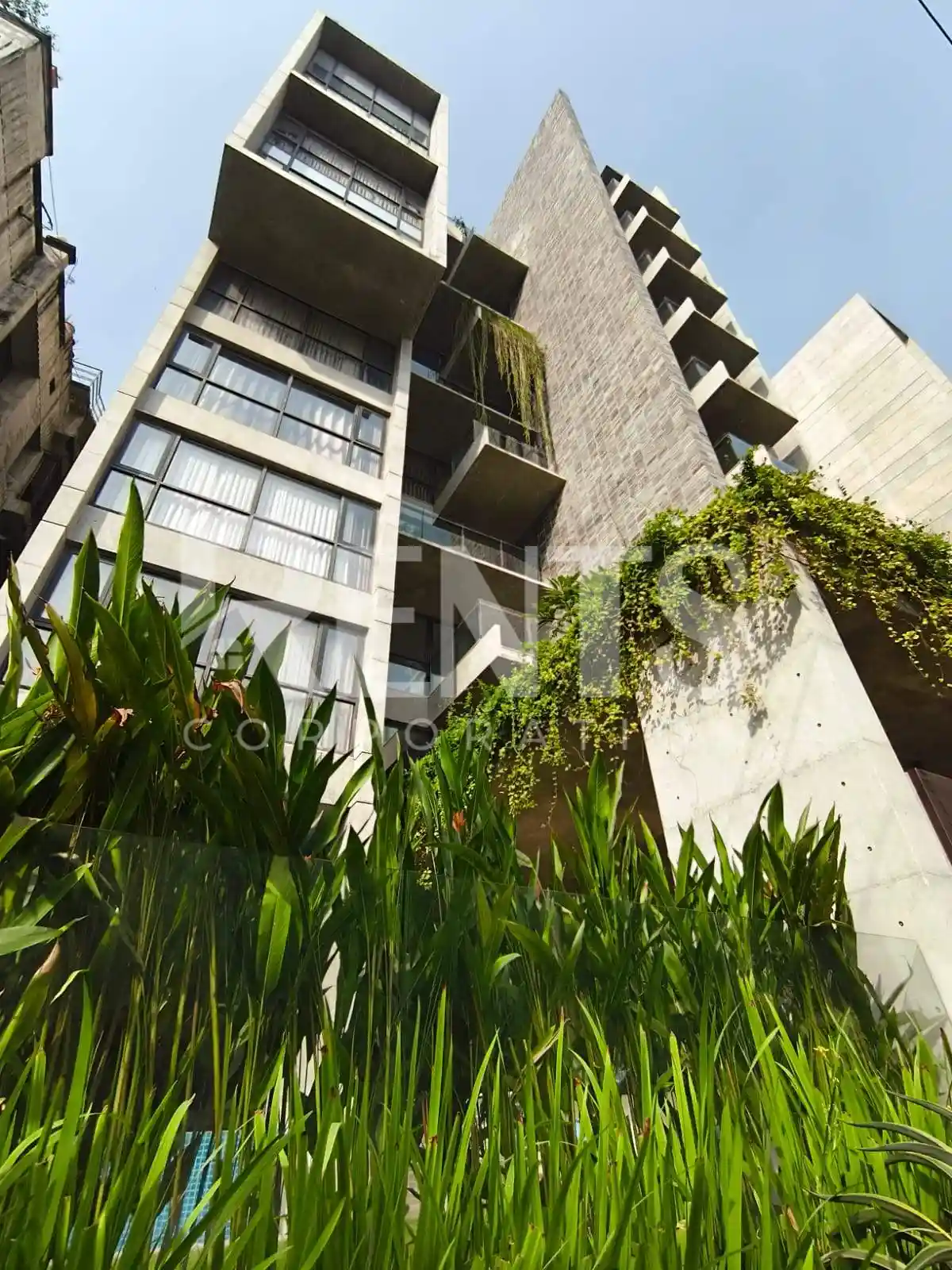 Villa on Hollywood Boulevard