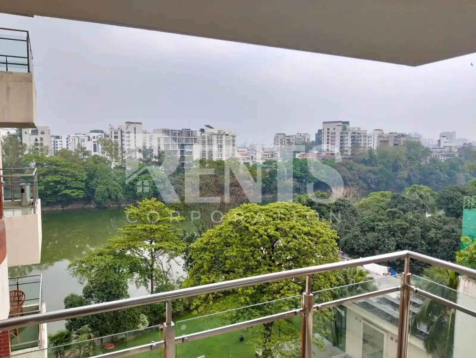 Villa on Hollywood Boulevard