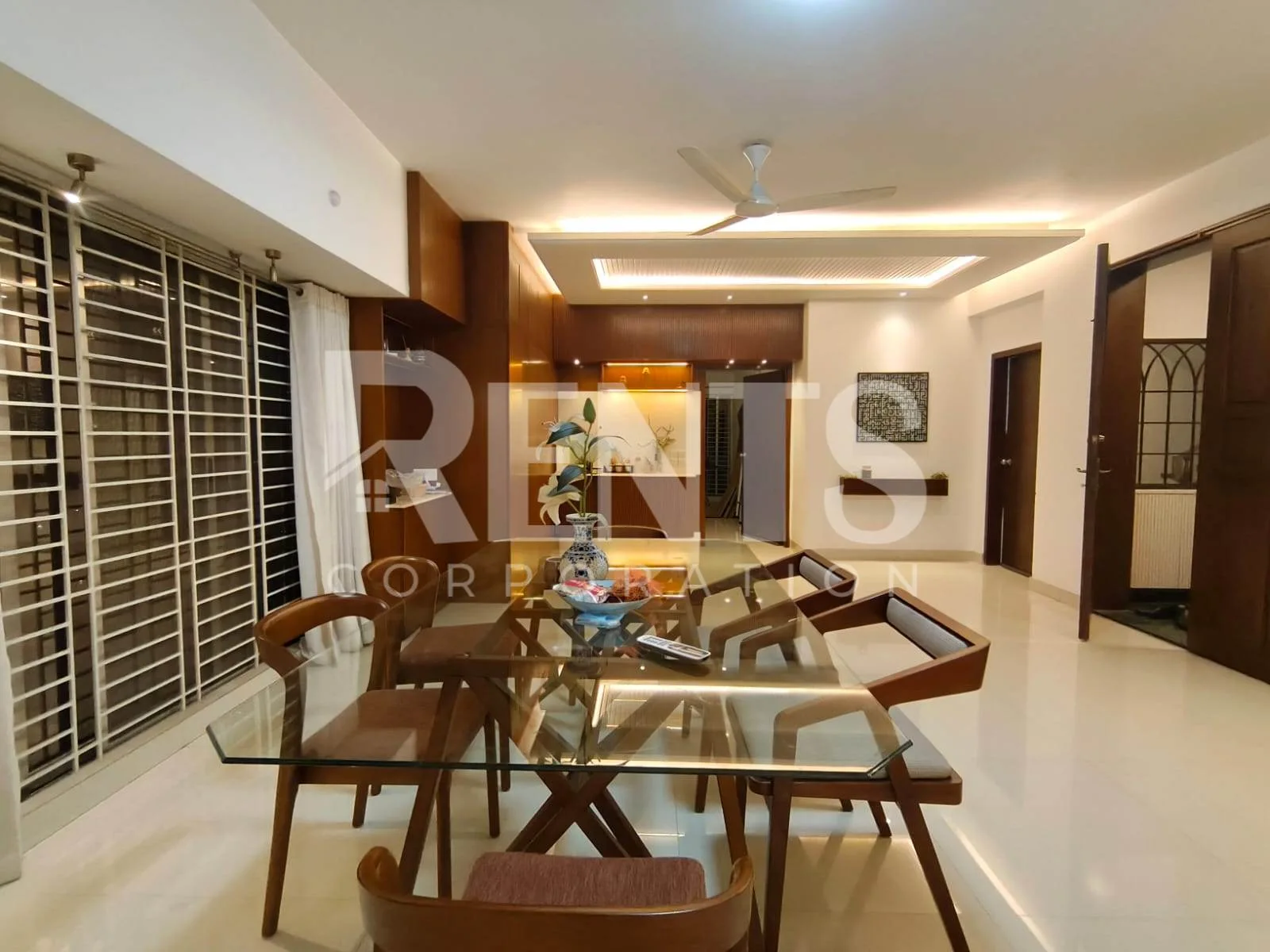 Villa on Hollywood Boulevard