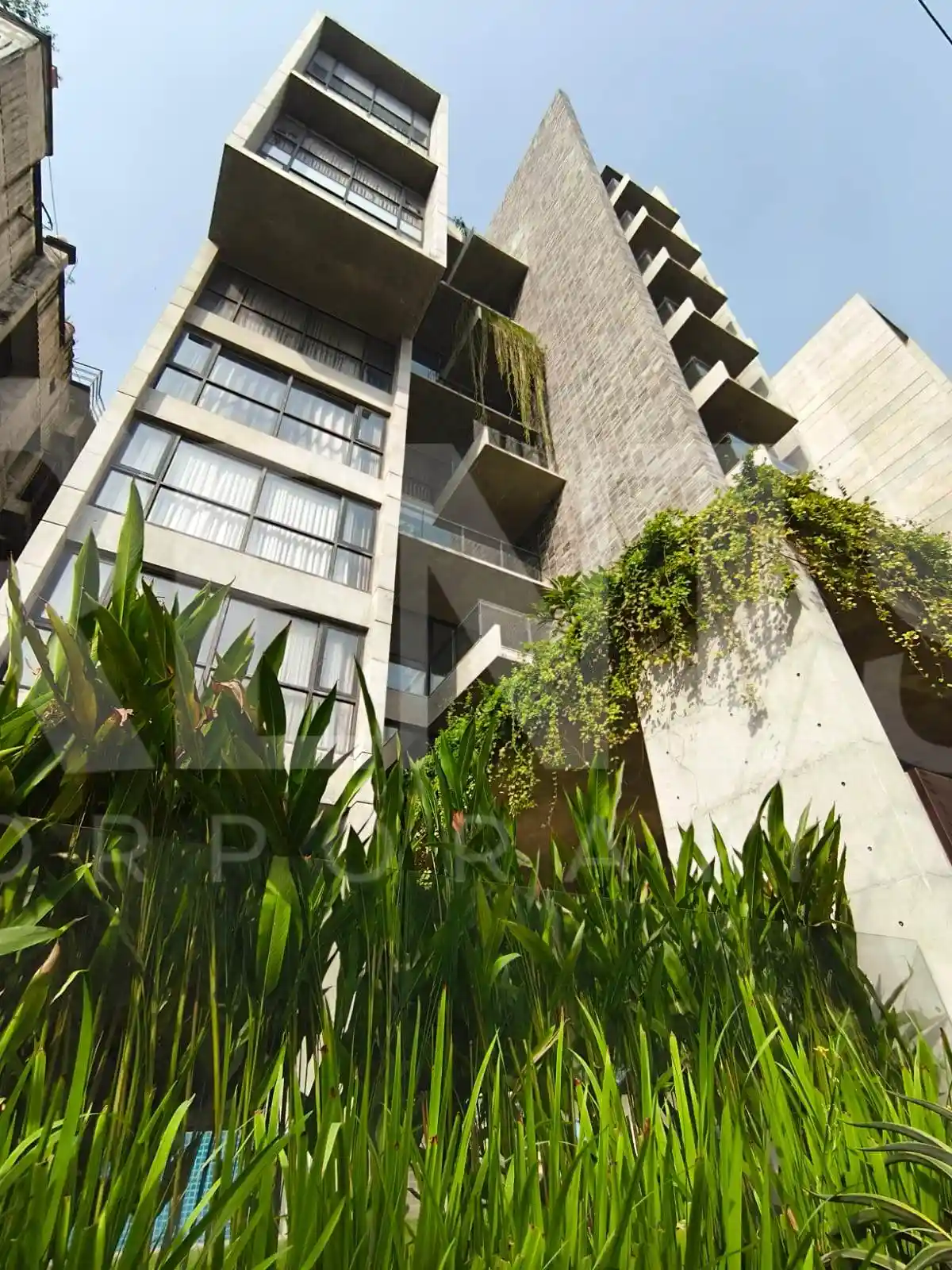 Villa on Hollywood Boulevard