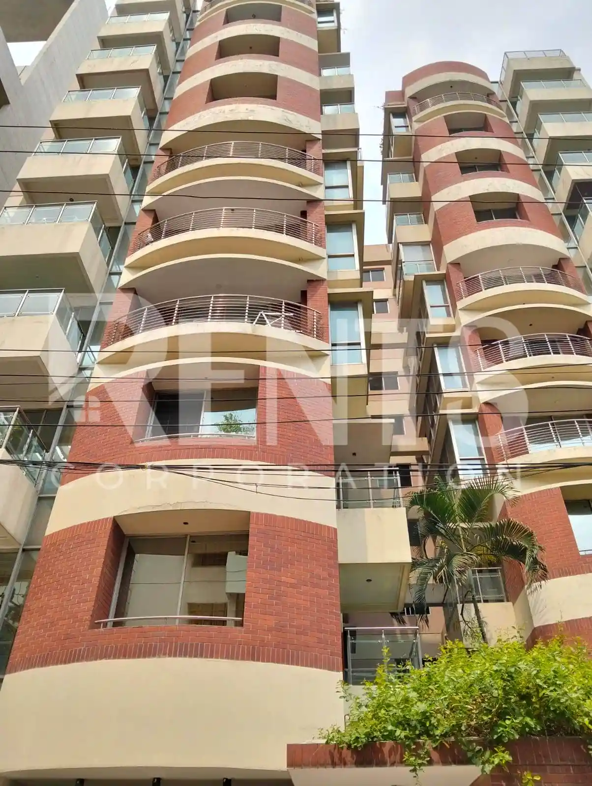 Villa on Hollywood Boulevard