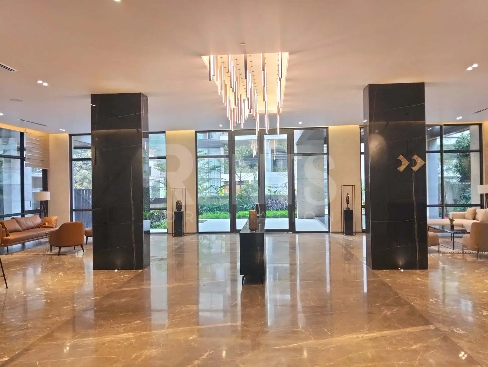 Villa on Hollywood Boulevard