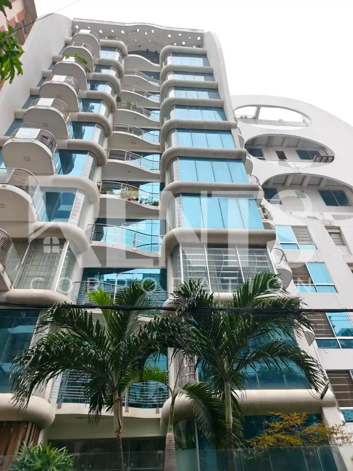 Villa on Hollywood Boulevard