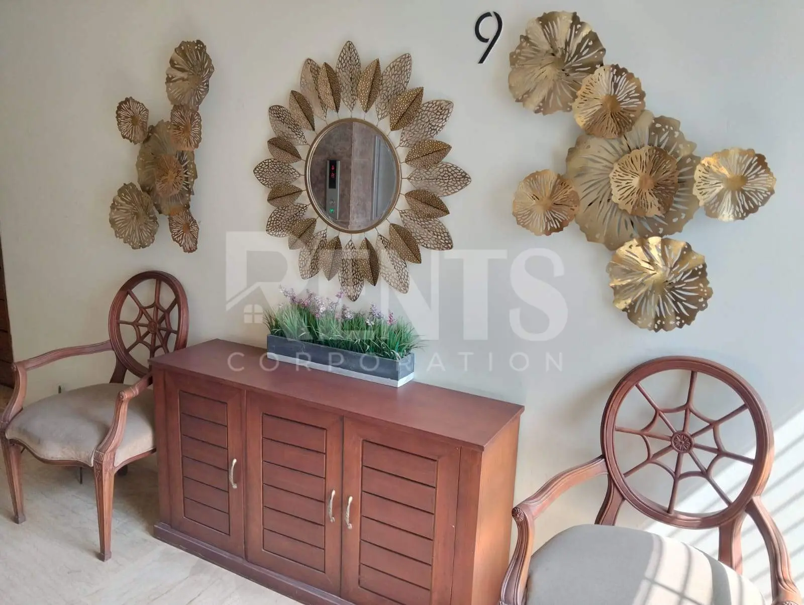 Villa on Hollywood Boulevard