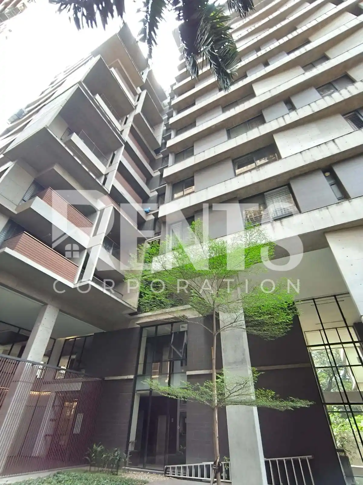 Villa on Hollywood Boulevard