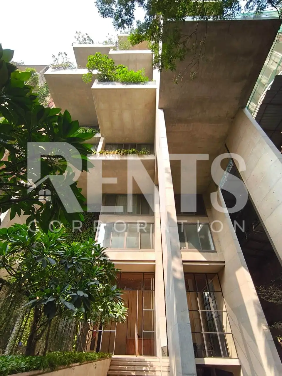 Villa on Hollywood Boulevard