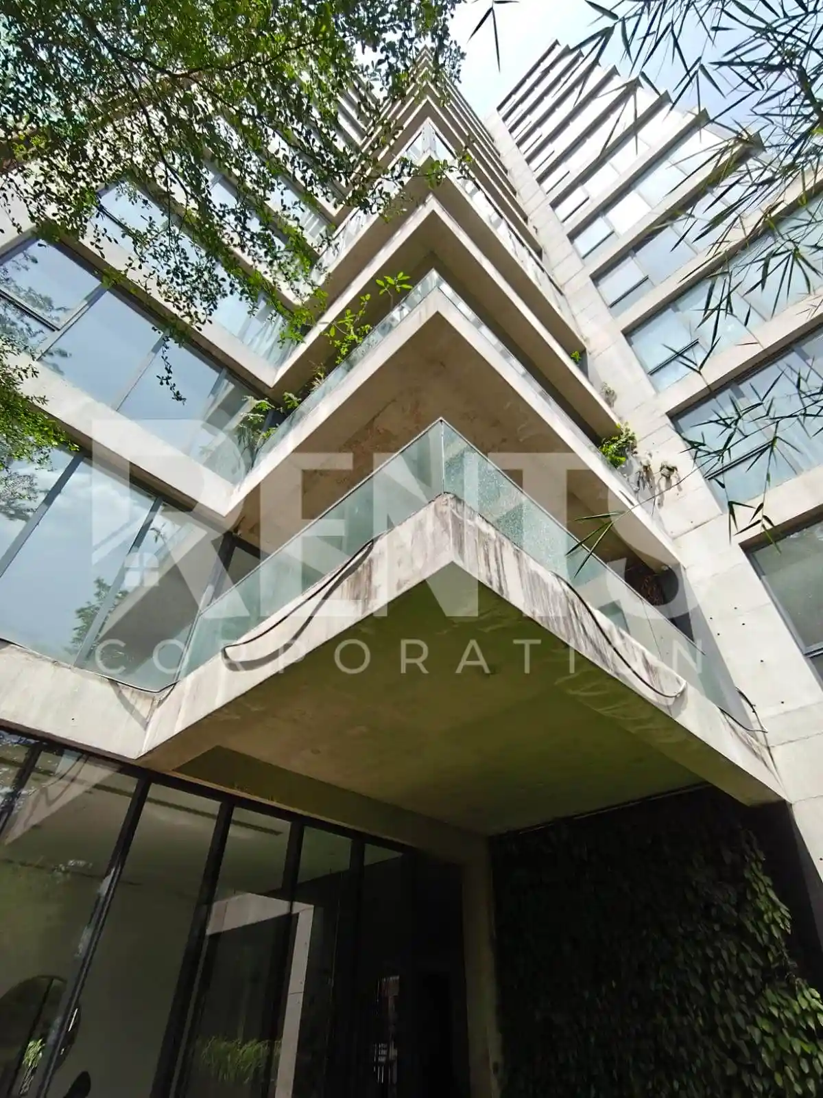 Villa on Hollywood Boulevard