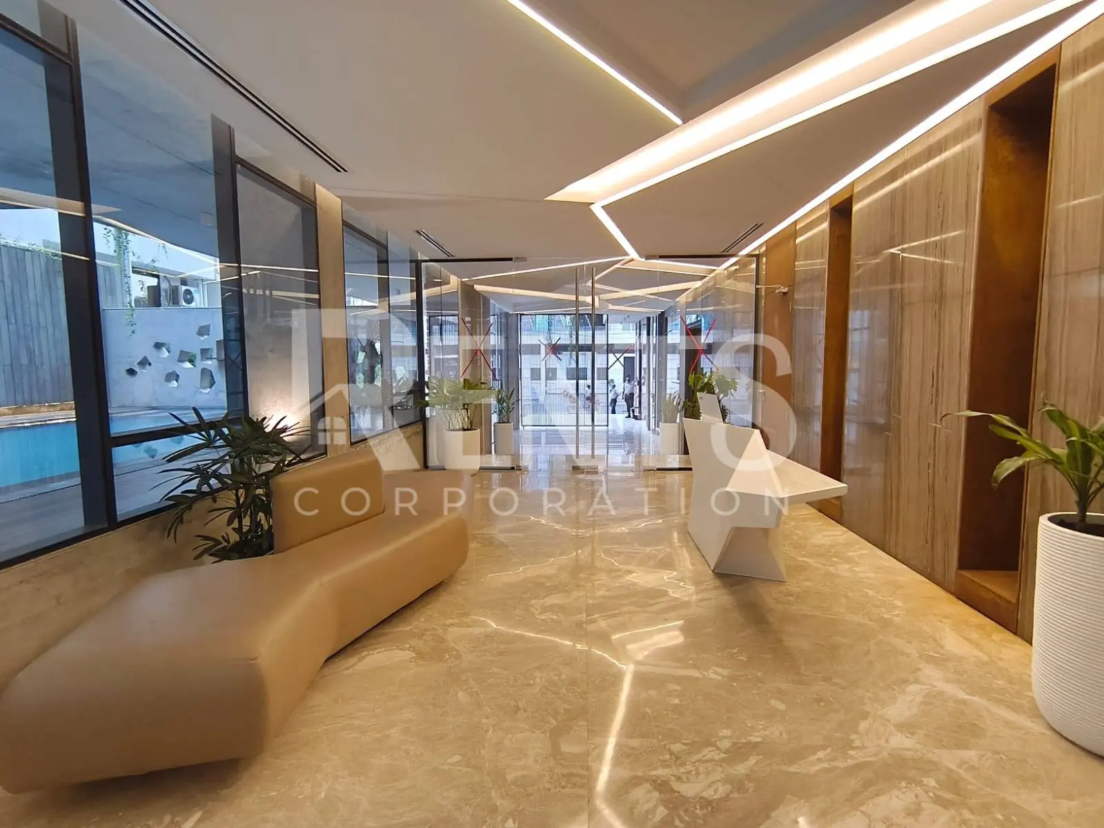 Villa on Hollywood Boulevard