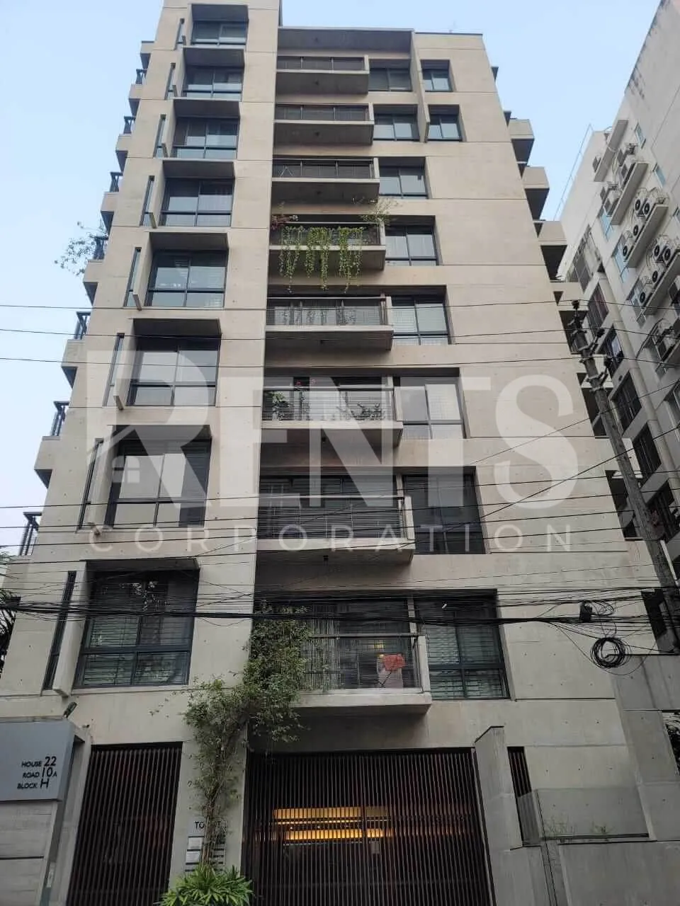 Villa on Hollywood Boulevard