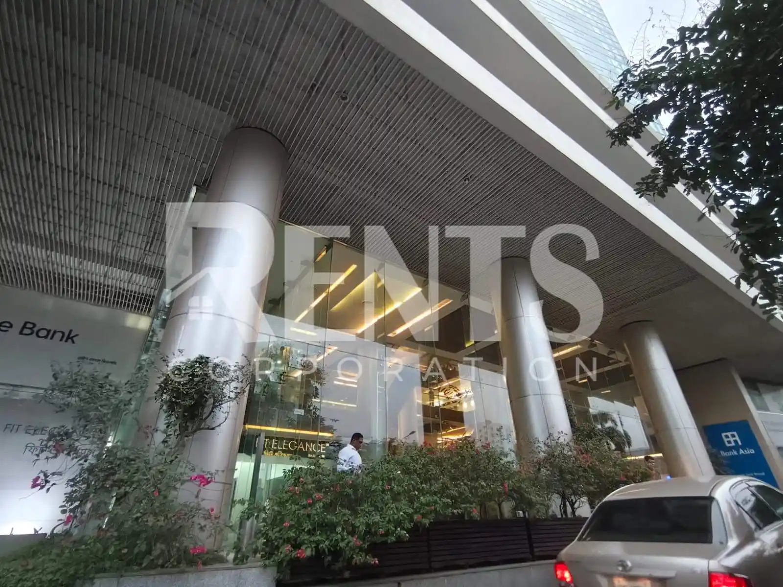 Villa on Hollywood Boulevard