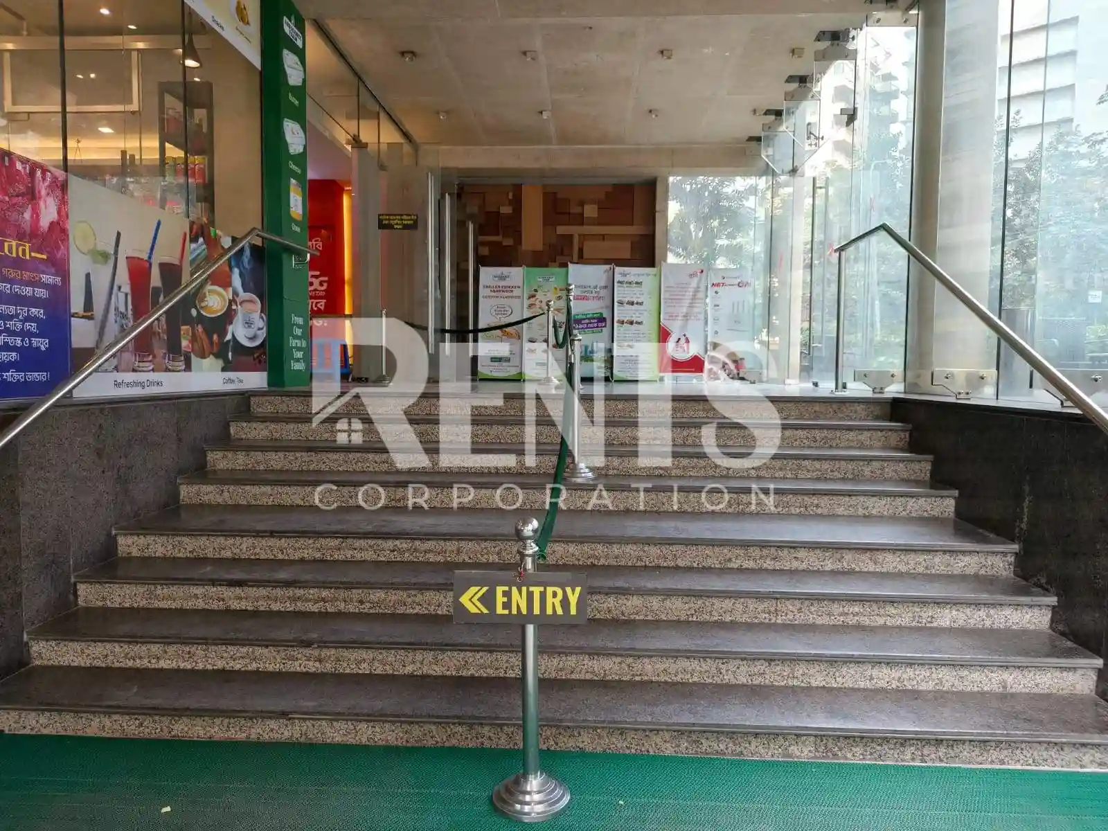 Villa on Hollywood Boulevard