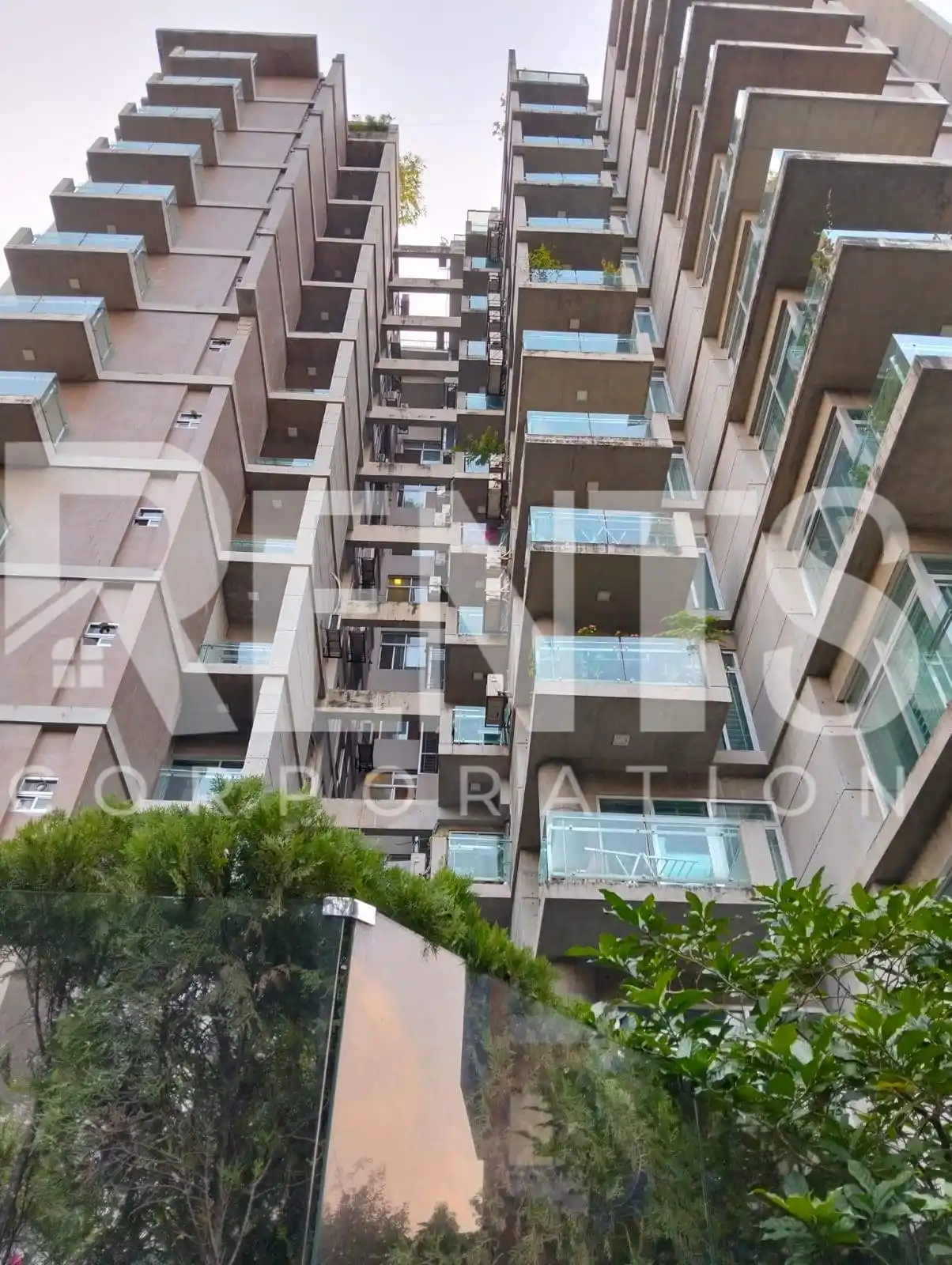 Villa on Hollywood Boulevard