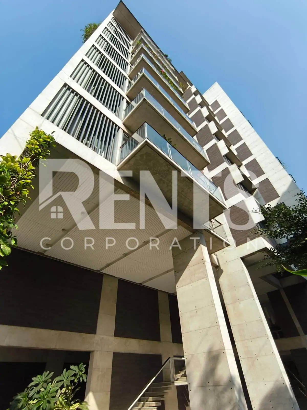 Villa on Hollywood Boulevard