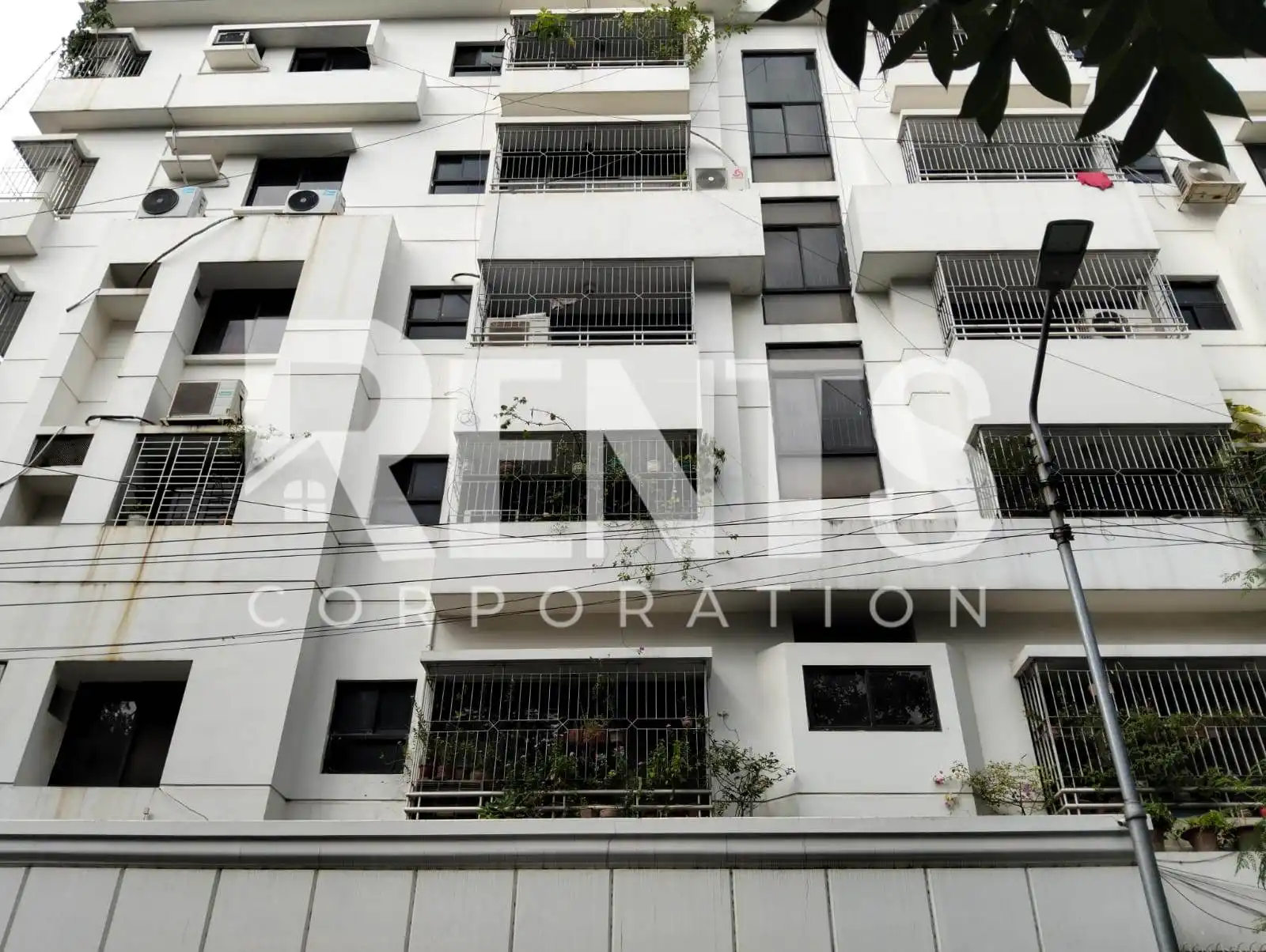 Villa on Hollywood Boulevard