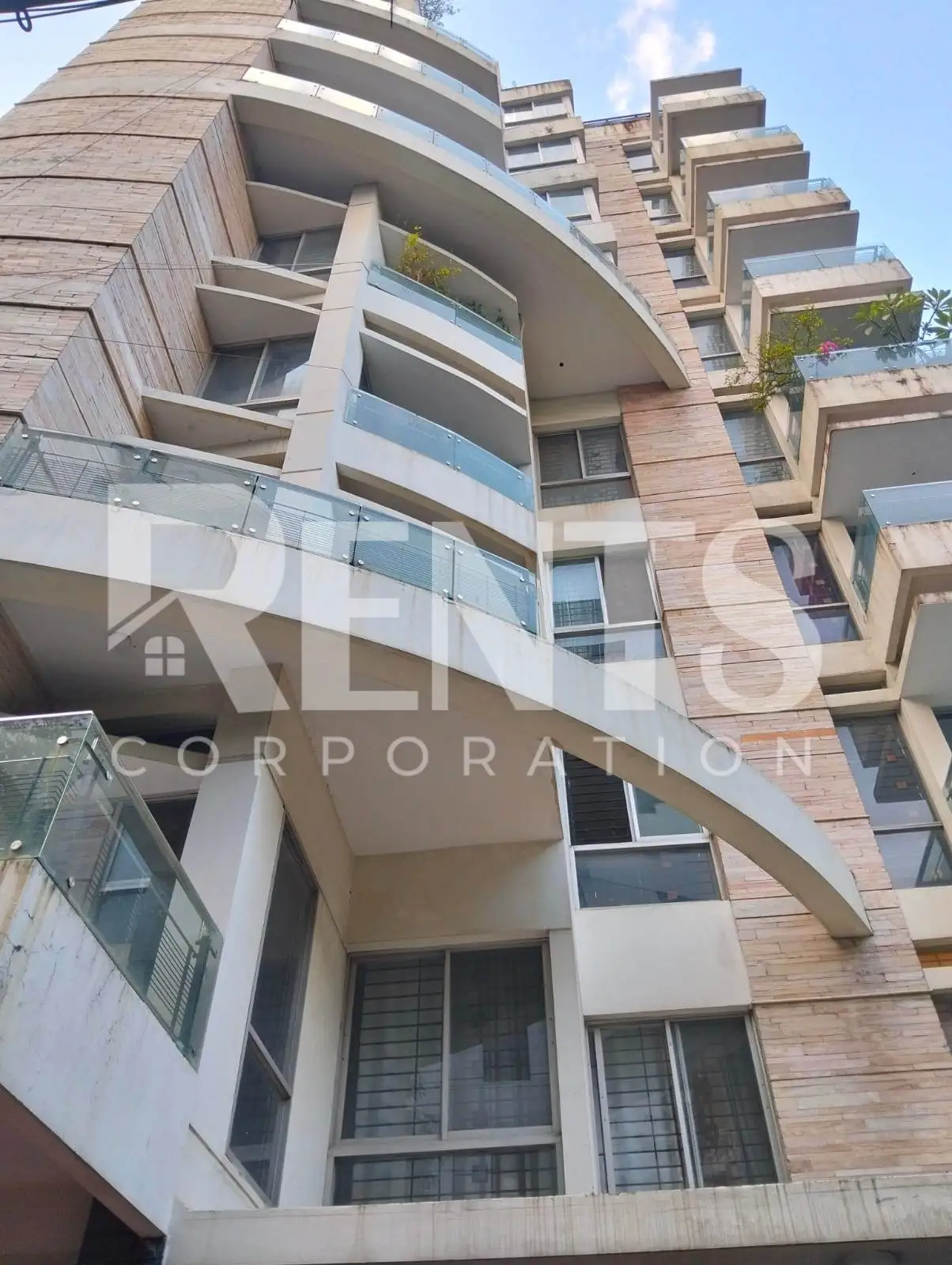 Villa on Hollywood Boulevard