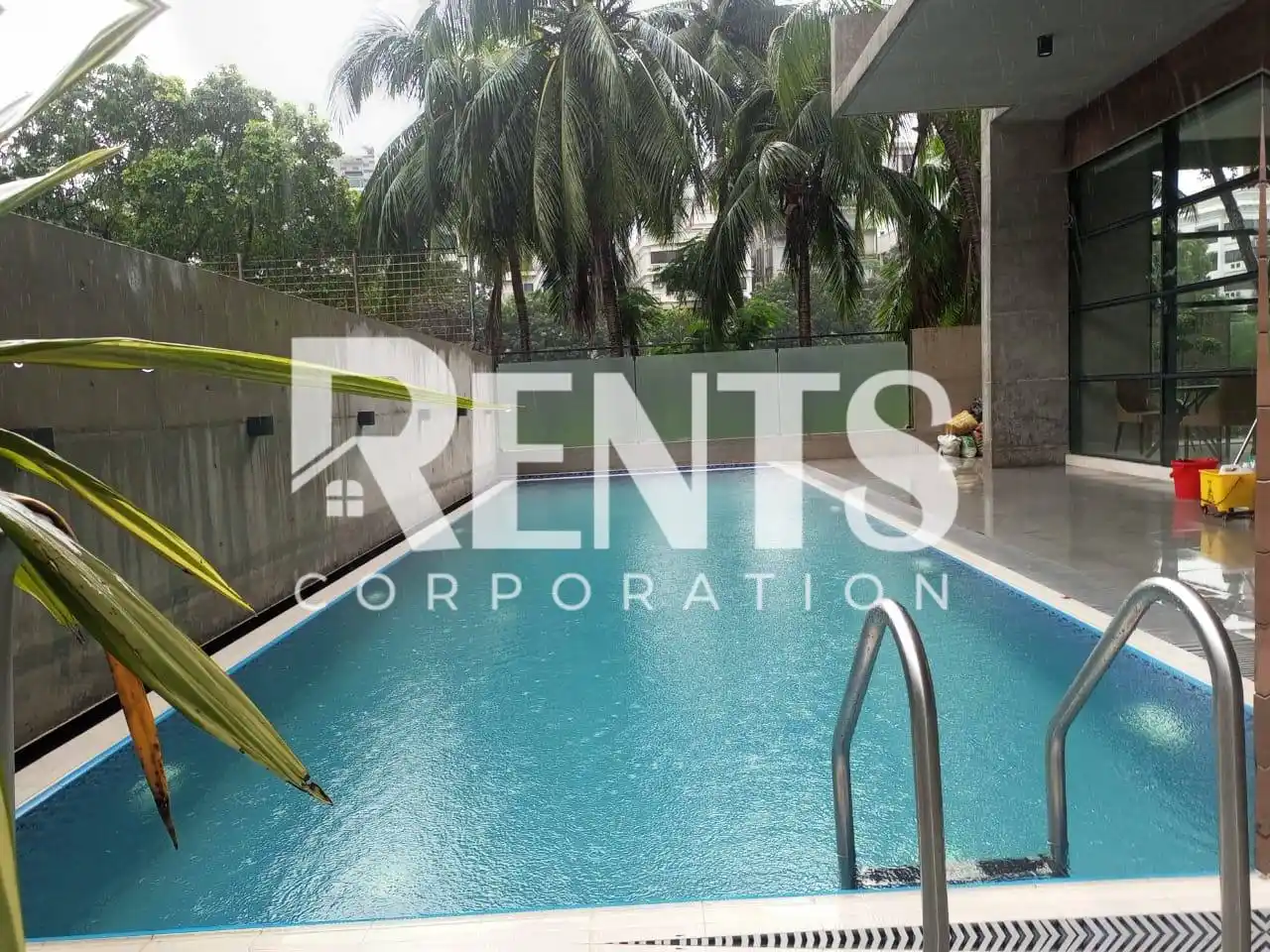 Villa on Hollywood Boulevard