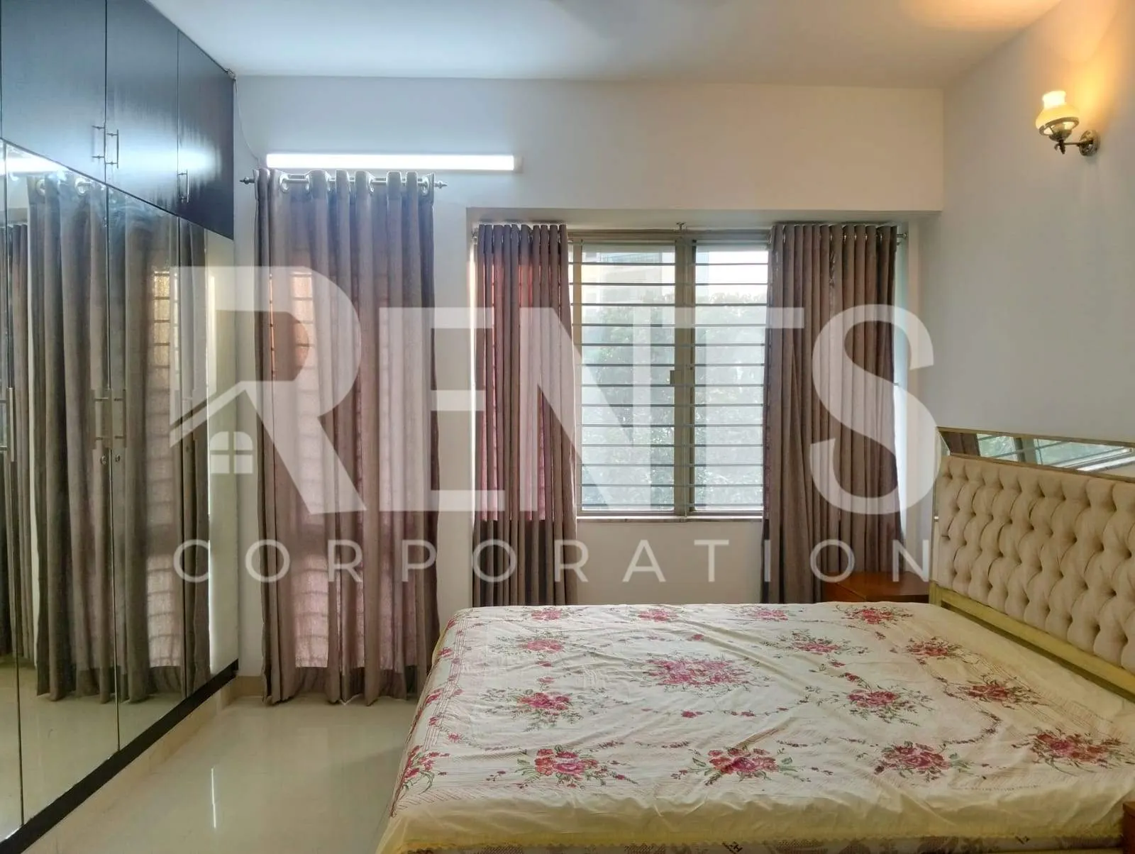 Villa on Hollywood Boulevard