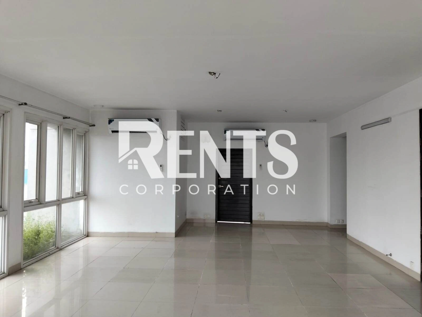 Villa on Hollywood Boulevard