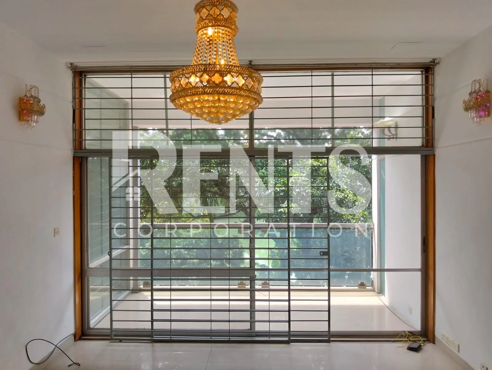 Villa on Hollywood Boulevard