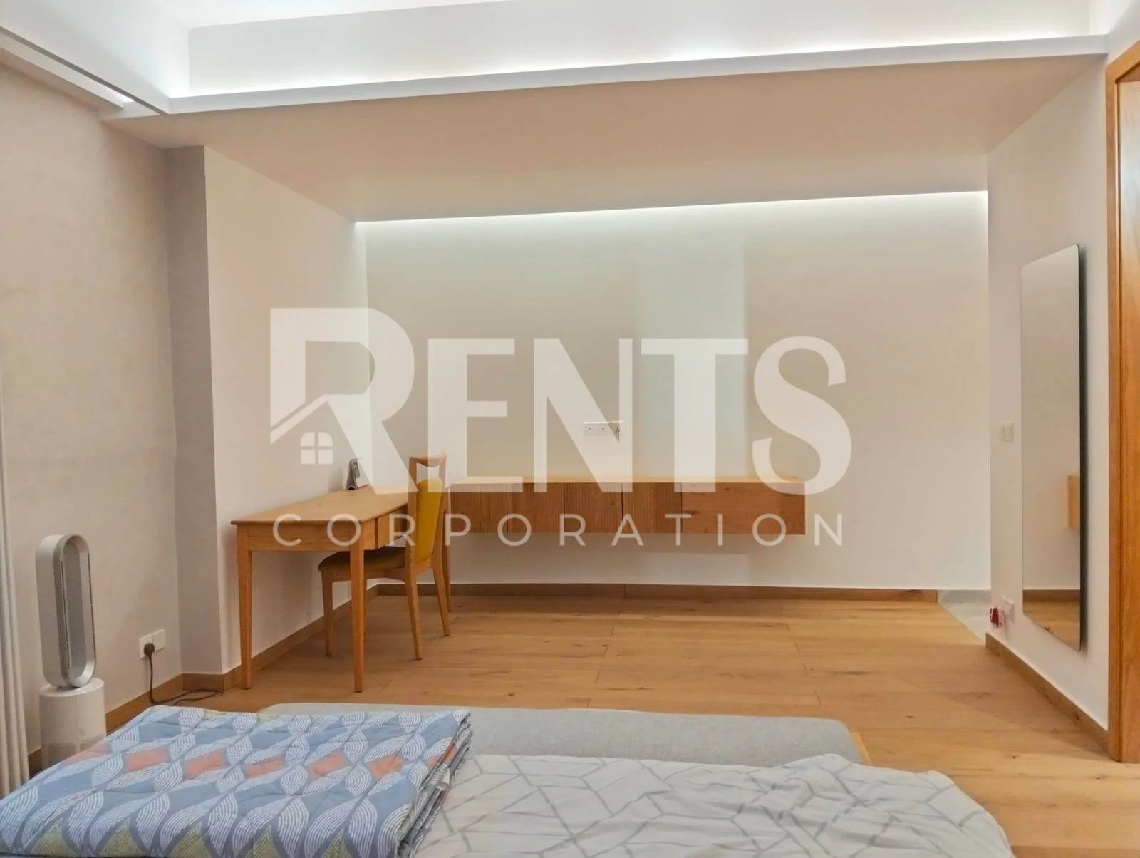 Villa on Hollywood Boulevard