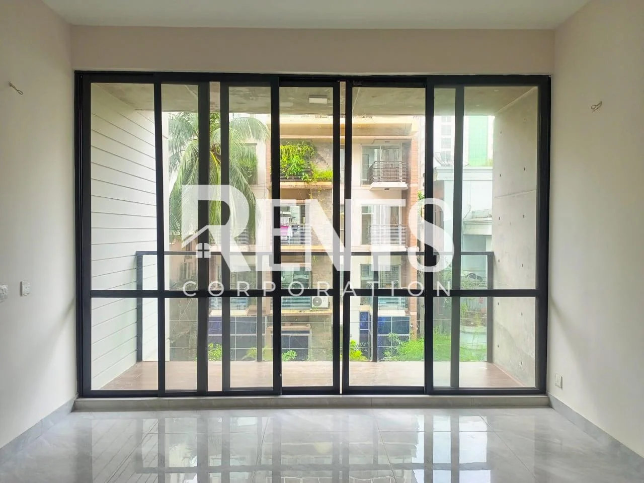 Villa on Hollywood Boulevard