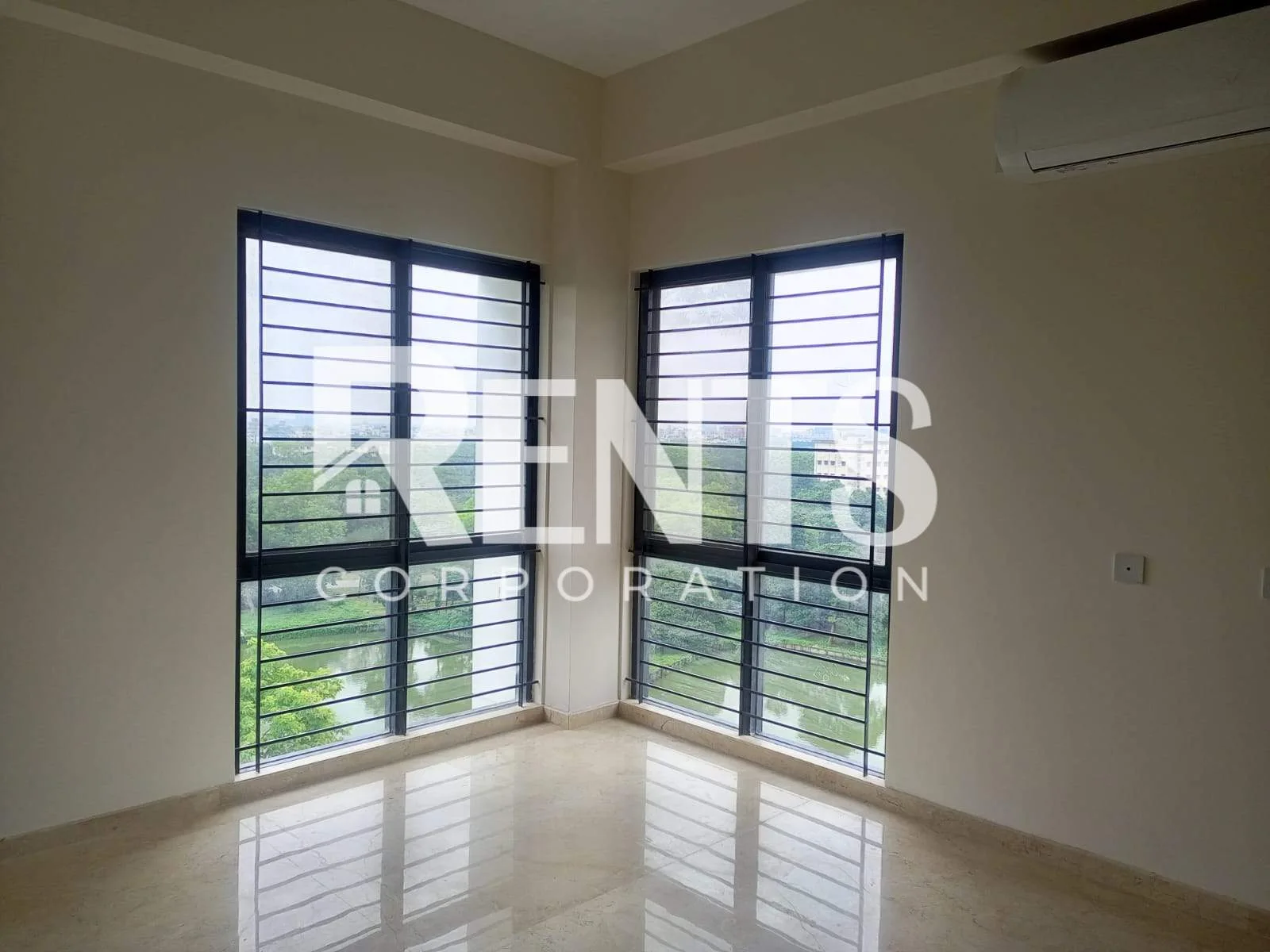 Villa on Hollywood Boulevard