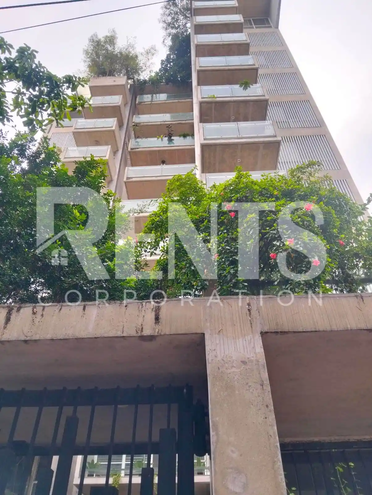 Villa on Hollywood Boulevard