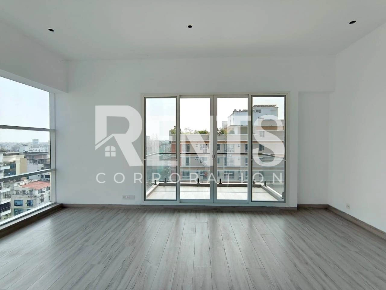 Villa on Hollywood Boulevard