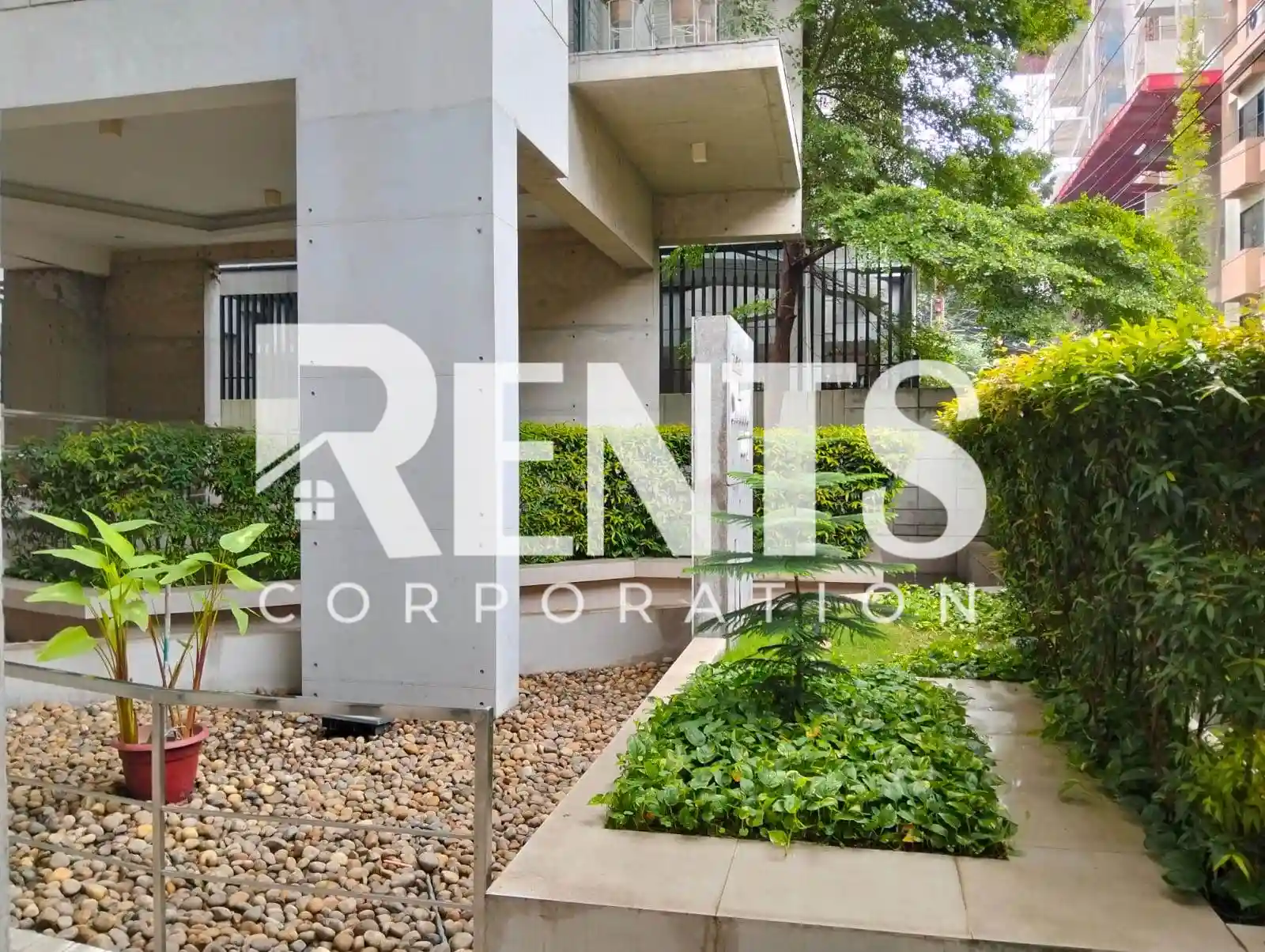 Villa on Hollywood Boulevard