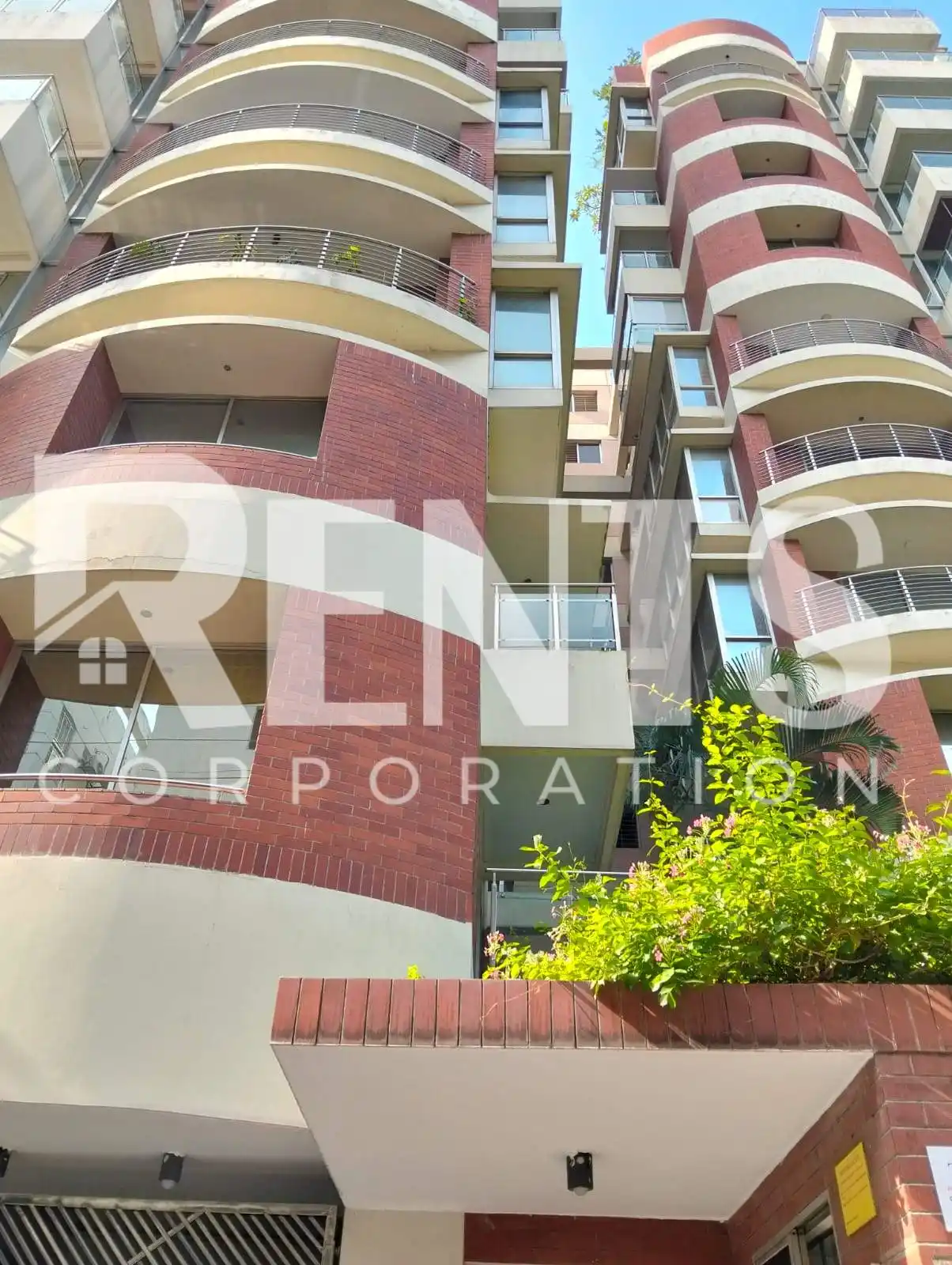 Villa on Hollywood Boulevard