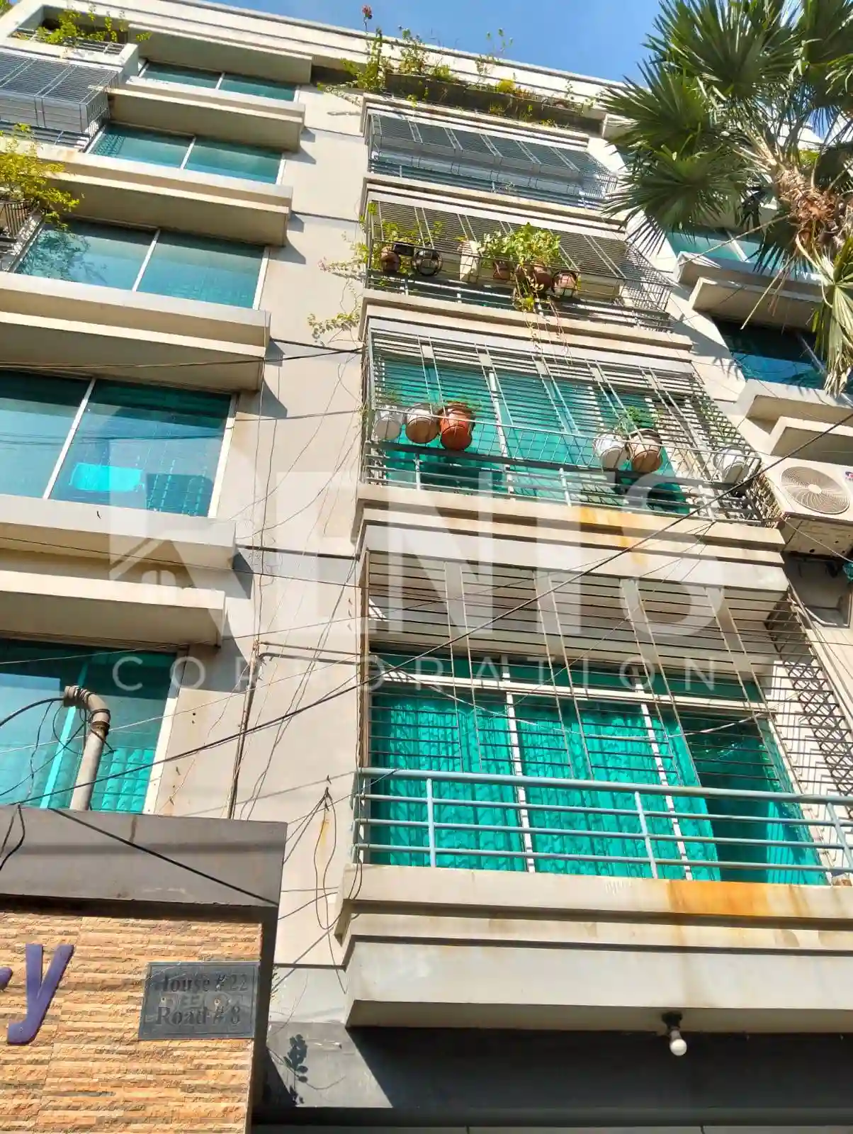 Villa on Hollywood Boulevard