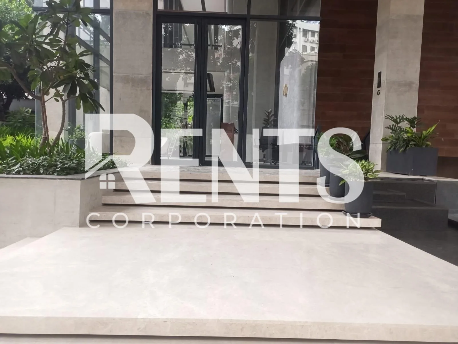 Villa on Hollywood Boulevard