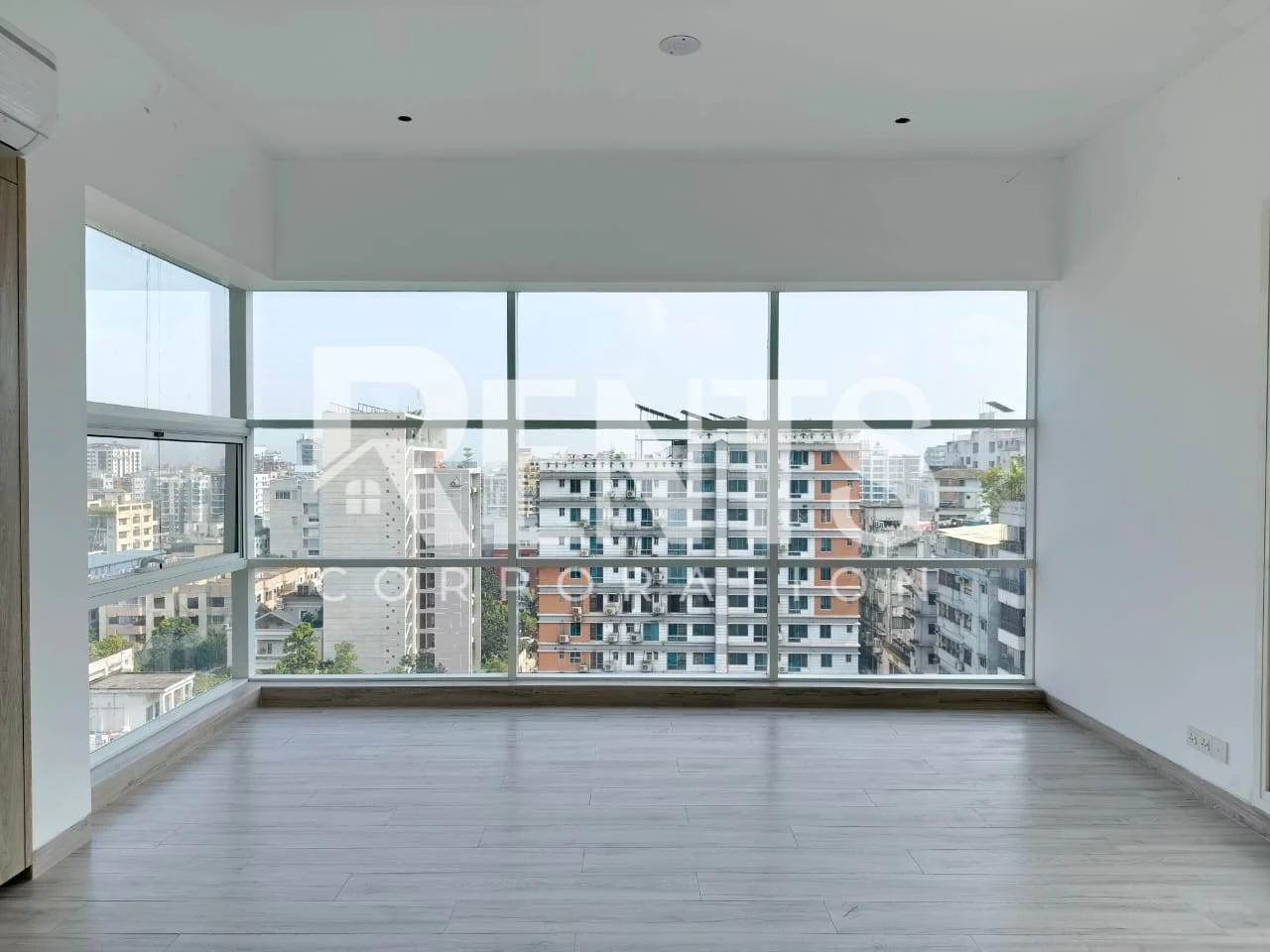 Villa on Hollywood Boulevard