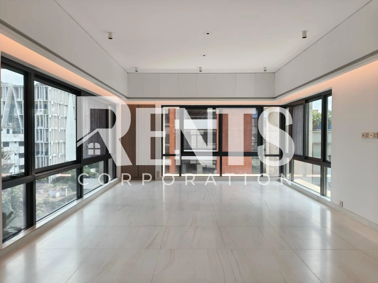 Villa on Hollywood Boulevard