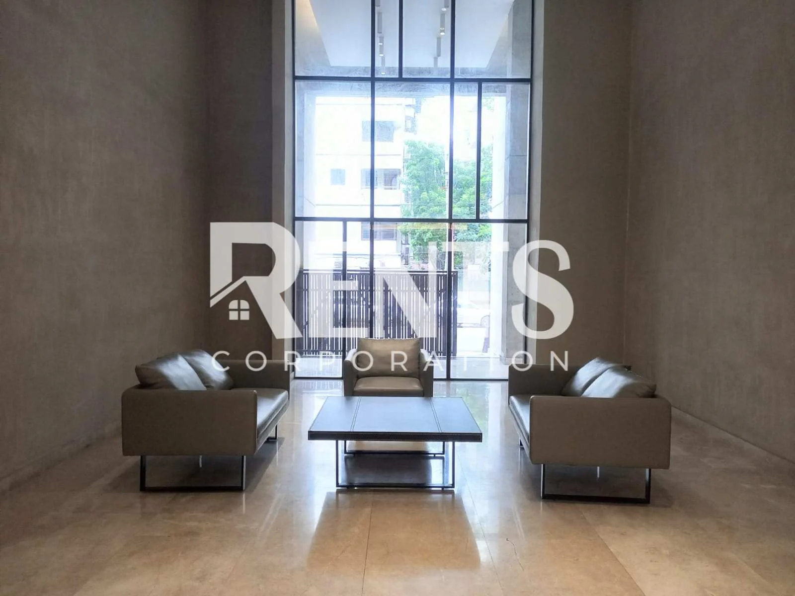 Villa on Hollywood Boulevard