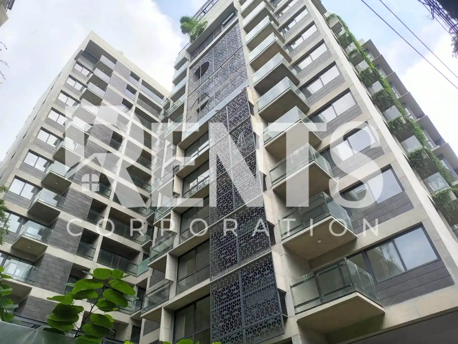 Villa on Hollywood Boulevard