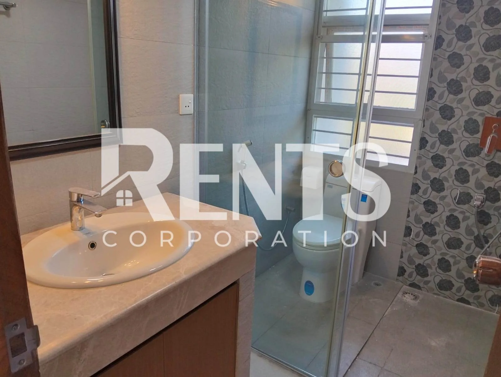 Villa on Hollywood Boulevard