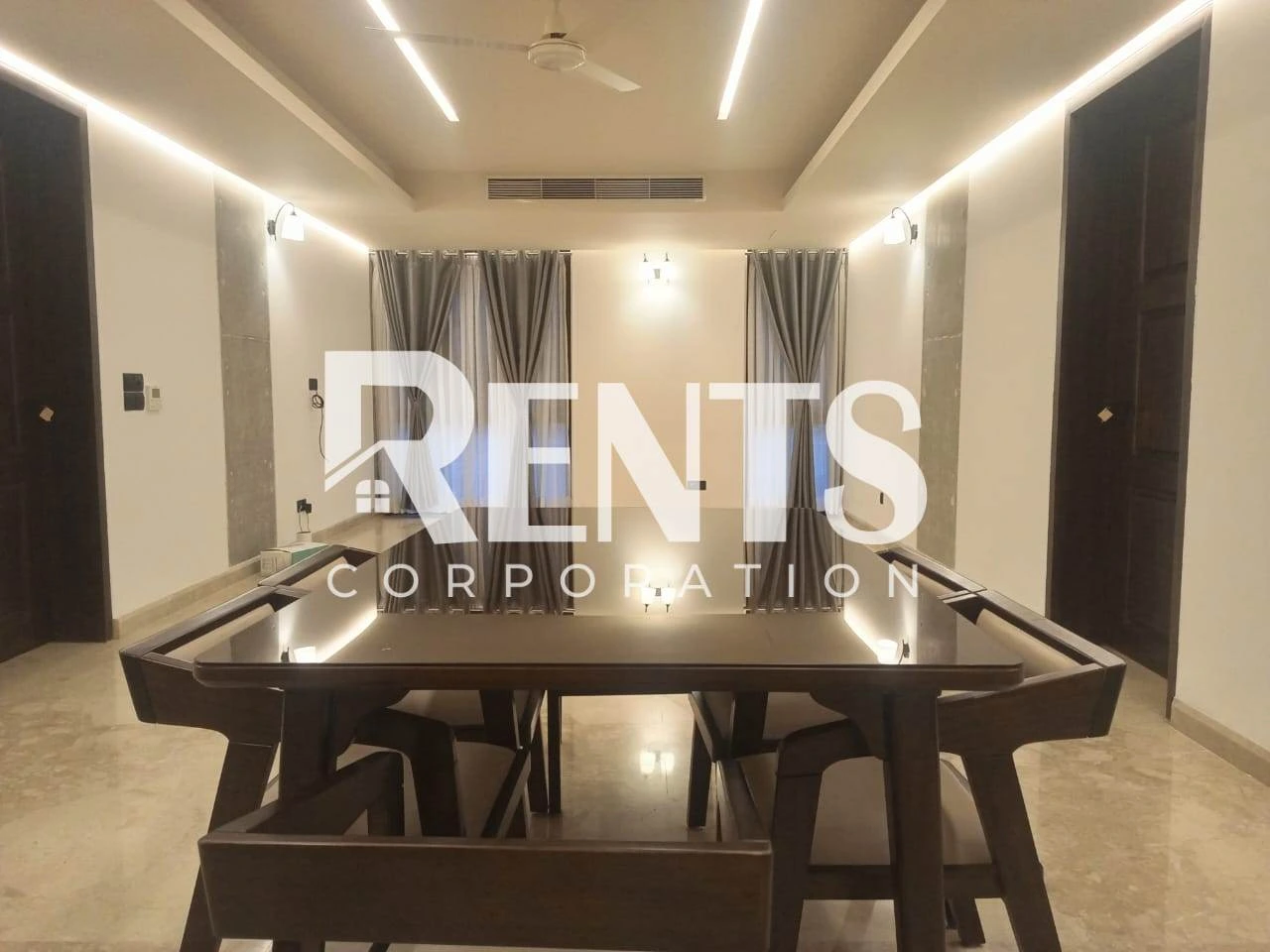 Villa on Hollywood Boulevard