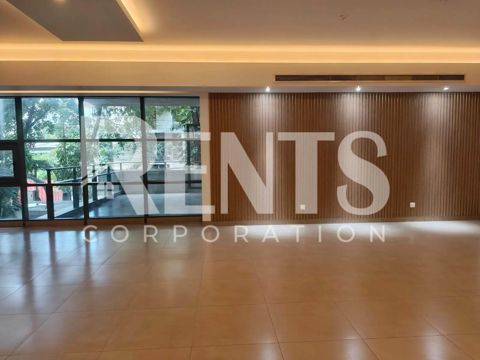 Villa on Hollywood Boulevard