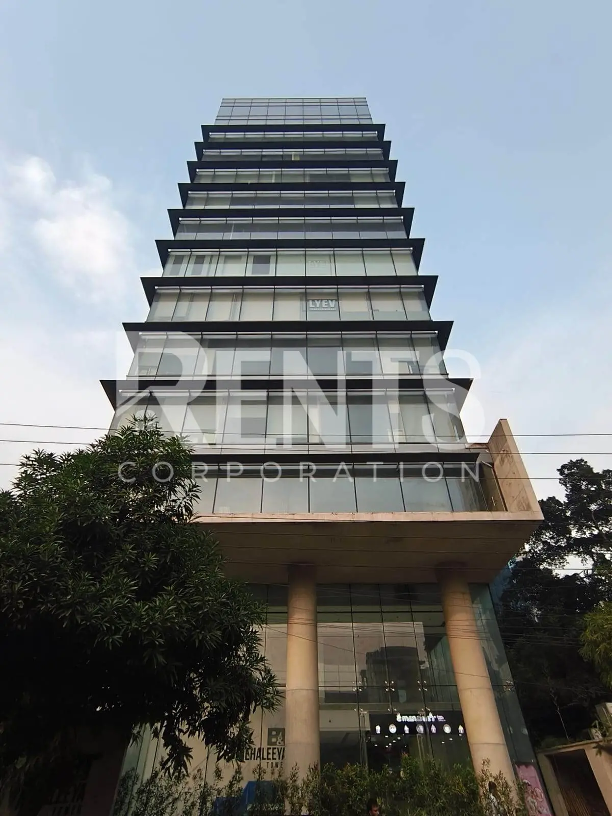 Villa on Hollywood Boulevard